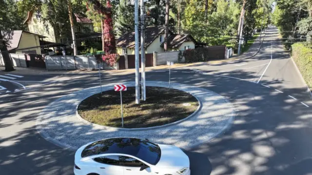 У Бучі завершили облаштування колового руху на Тячівській