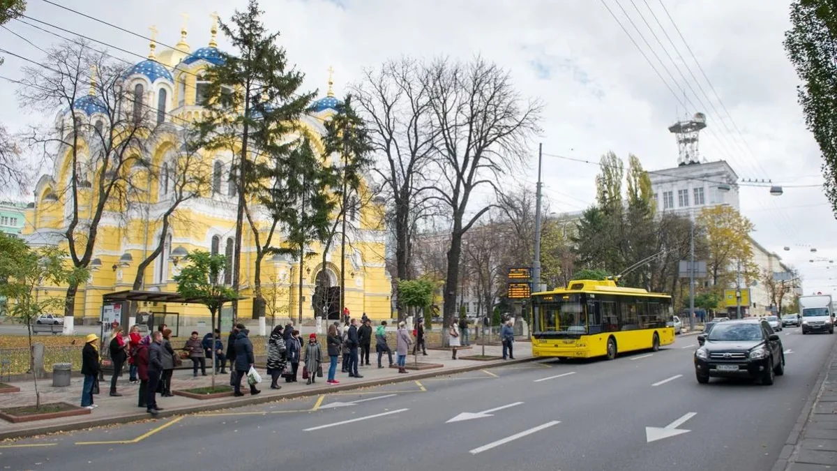 У Києві відновили рух електротранспорту після знеструмлення трьох районів