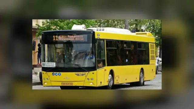 У Києві відновили рух автобуса № 114 через Набережно-Рибальську