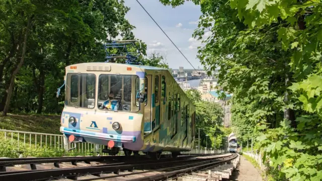 У Києві 9 жовтня зупинився фунікулер через відсутність електропостачання